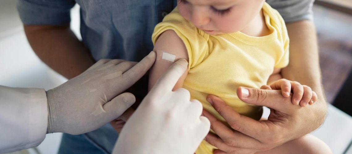 Tout savoir sur le calendrier vaccinal de l'enfant et les vaccins obligatoires